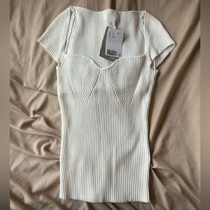 COPY - sweetheart neckline fitted tee